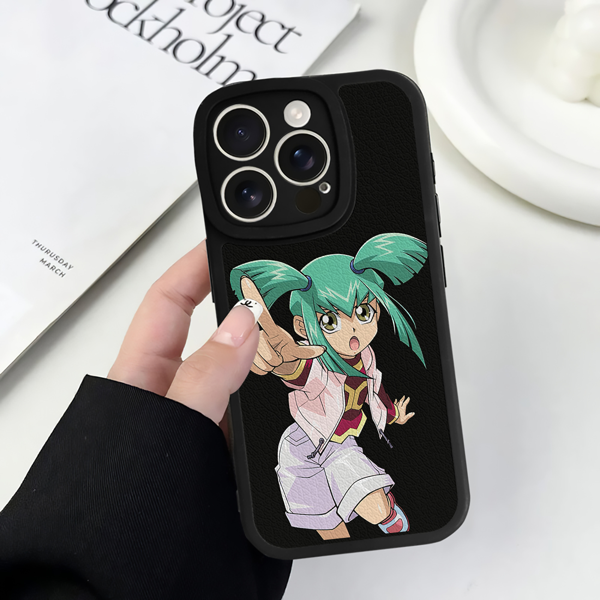（画像用） 遊☆戯☆王 Yu-Gi-Oh! 【iPhone 16シリーズ対応】シリコンスマホケース（レザー調） 材質：シリコン